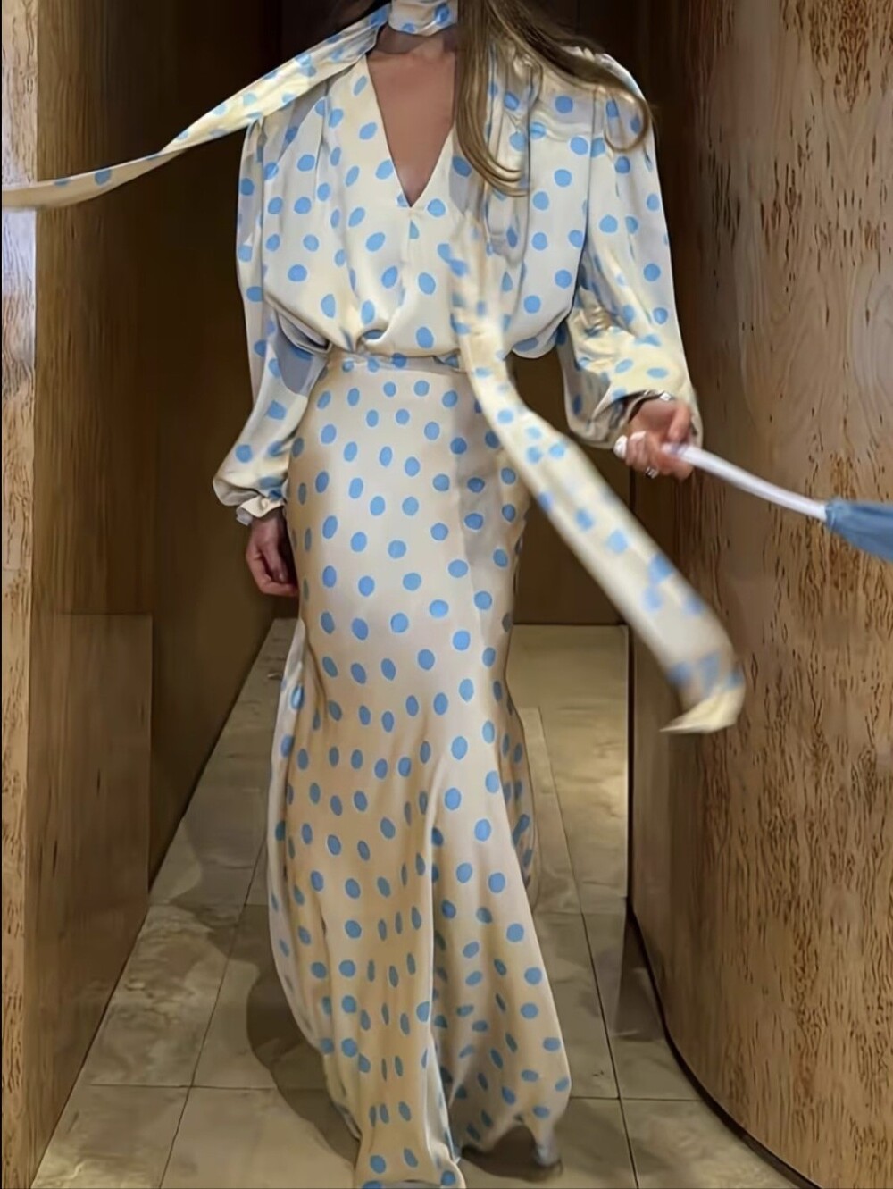 2pcs Set with Puff Sleeves and V-Neck Shirt + Flowy Mermaid Long Skirt Commuter